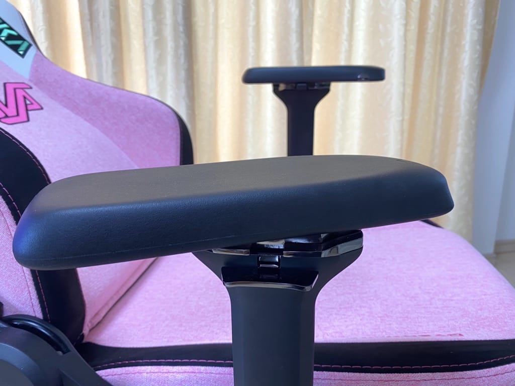 secretlab titan overwatch d.vaピンク 4Dアームレスト