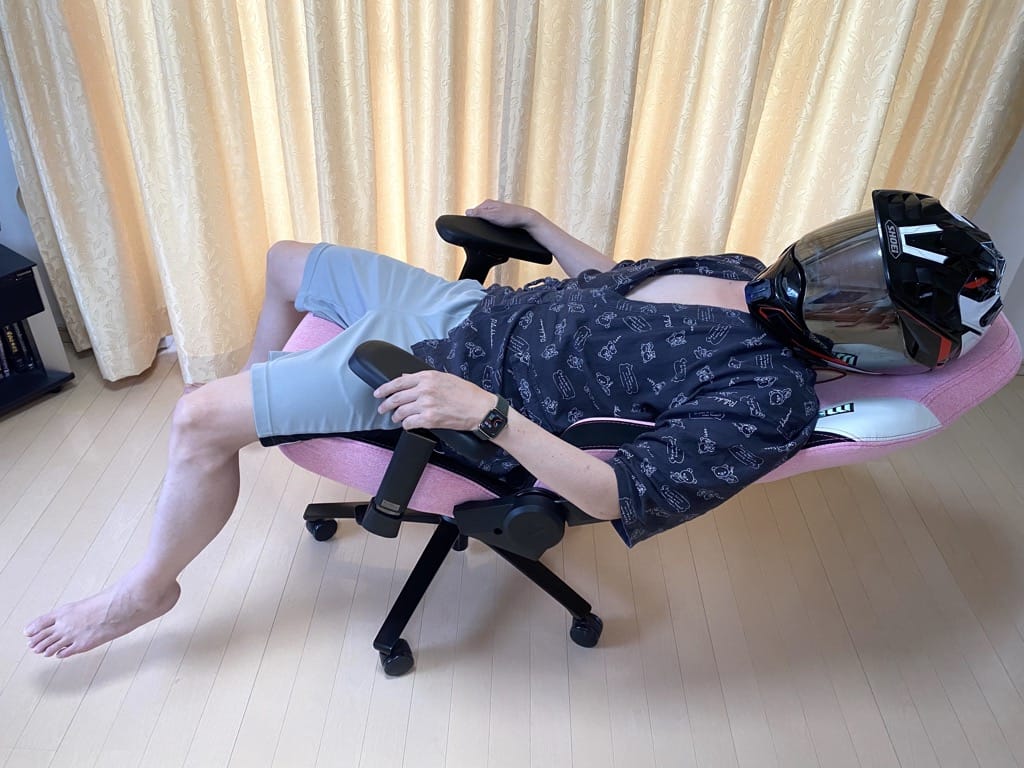 secretlab titan overwatch d.vaピンク リクライニング3