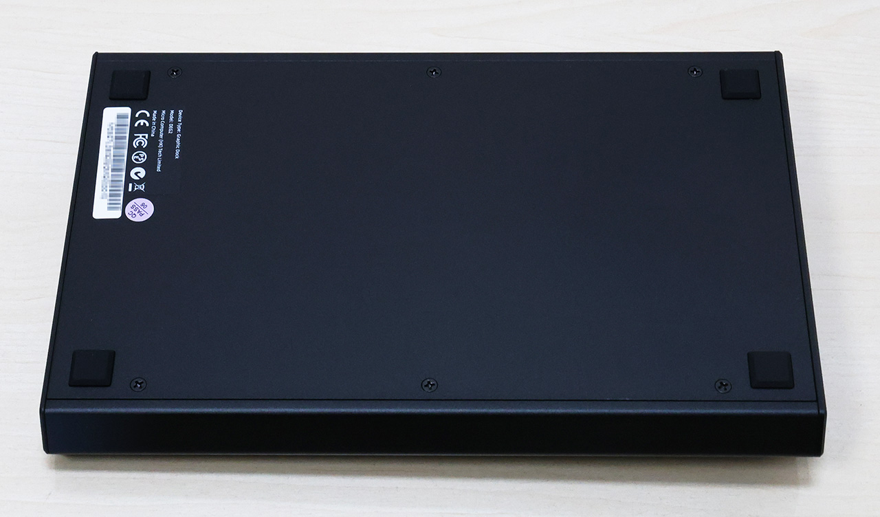 minisforum DEG2の裏面